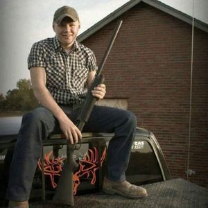 Meet your Posher, Dustin